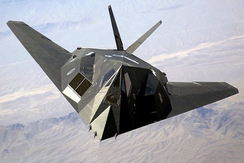 F 117 Nighthawk Front